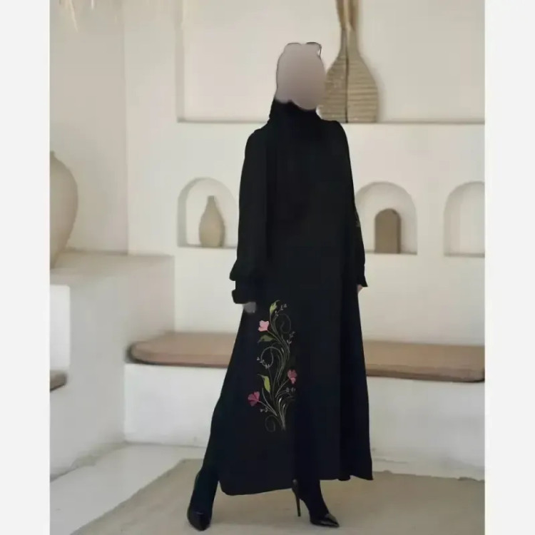 عبا فرشته زنانه جنس الیزه رنگ مشکی گلدوزی شده