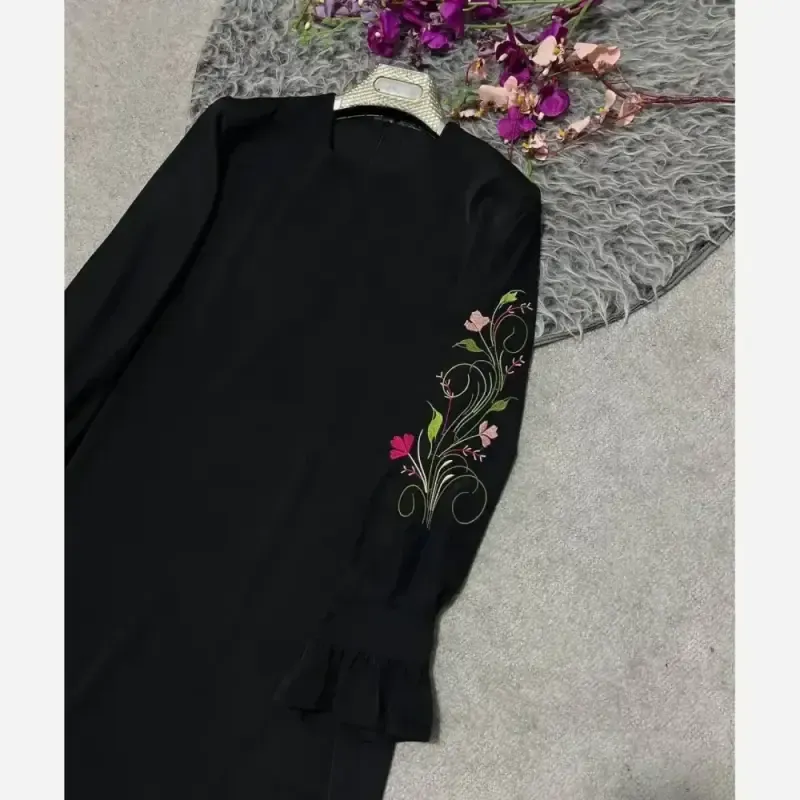 عبا فرشته زنانه جنس الیزه رنگ مشکی گلدوزی شده